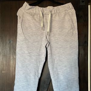 Grey 3/4 lululemon pant